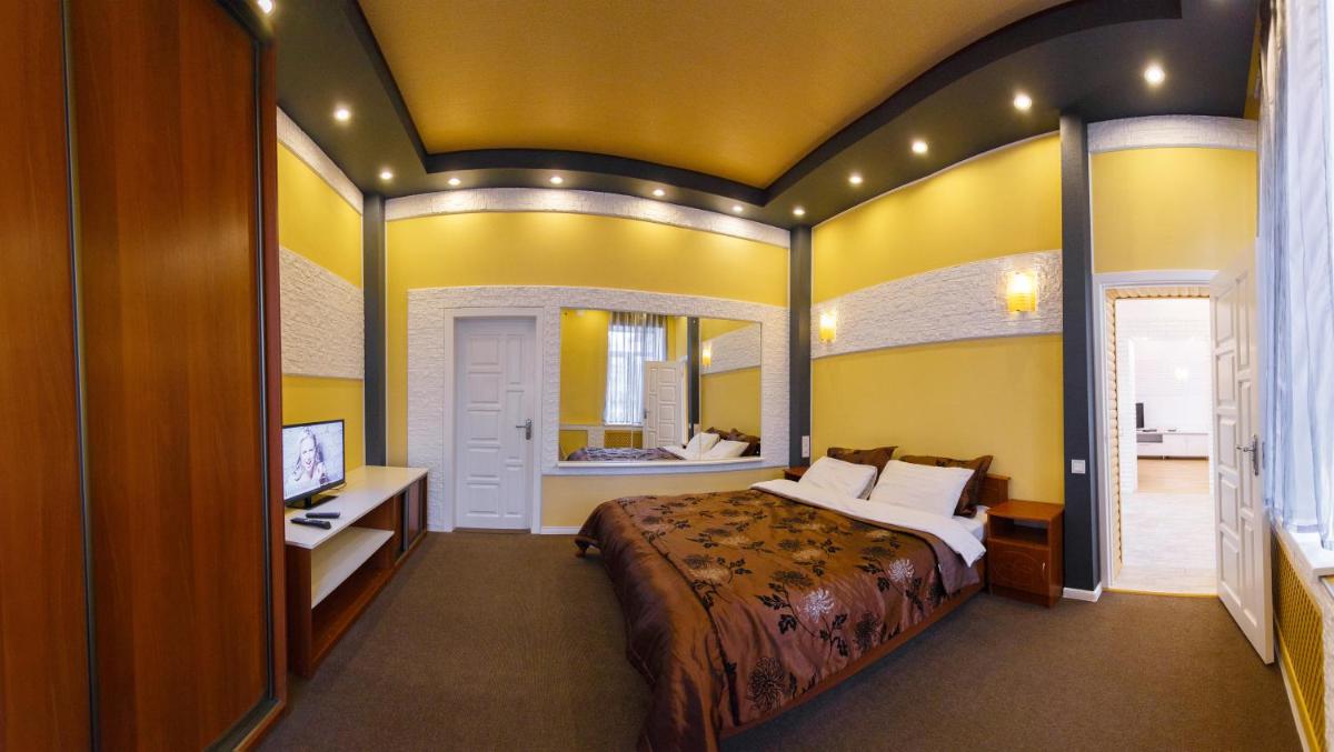 Apartments on Independence Square - Housity