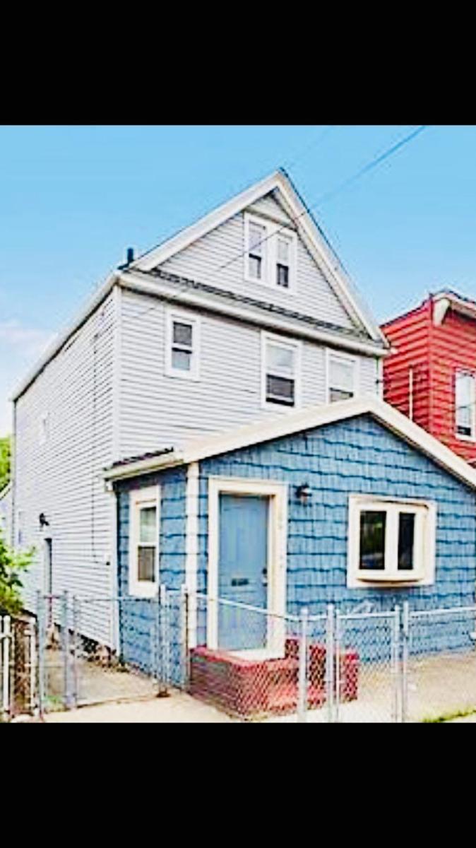Brooklyn Blue House - Housity