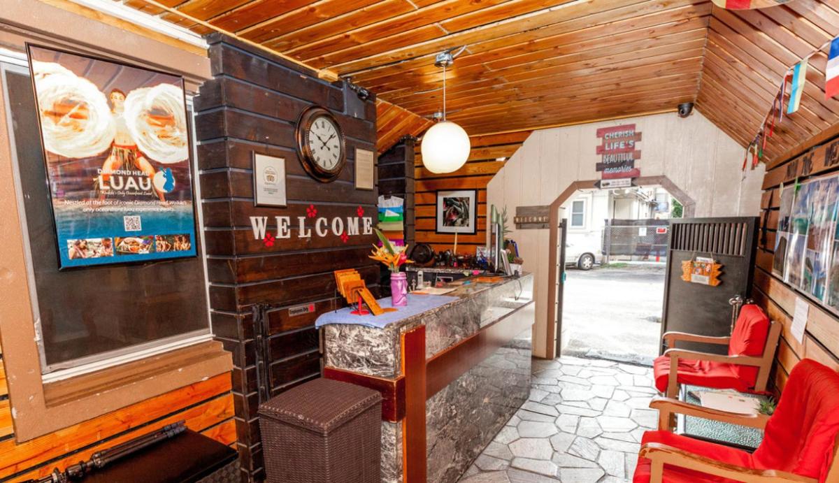 The Beach Waikiki Boutique Hostel - Housity