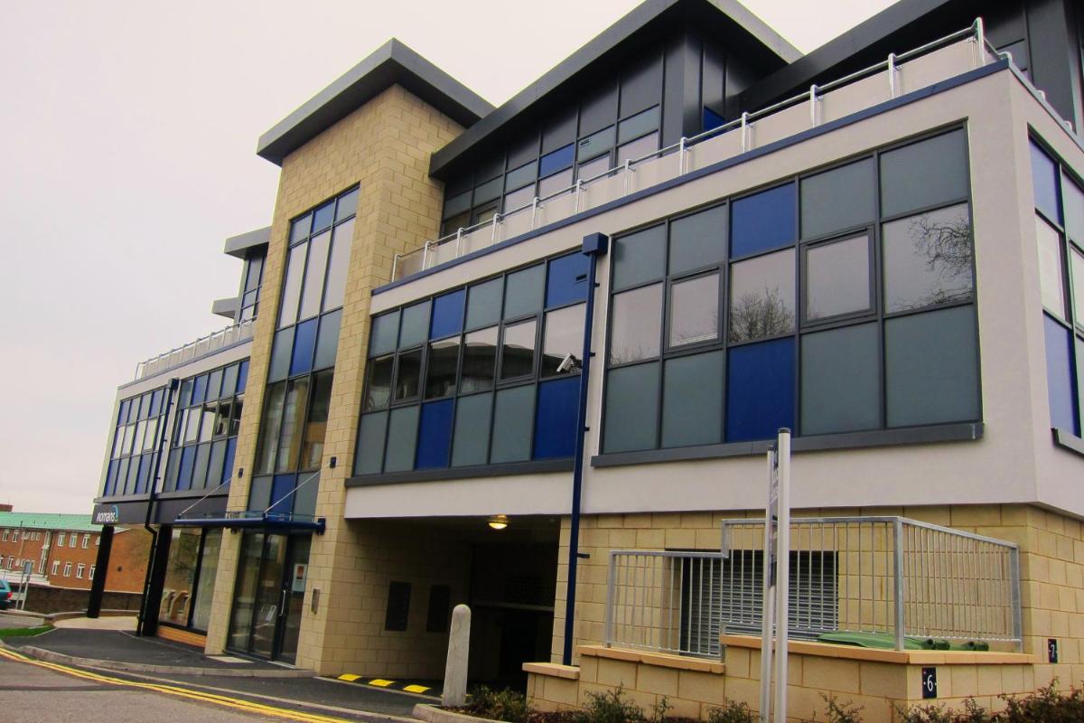 Room Space Service Apartments – New Manor House - Housity