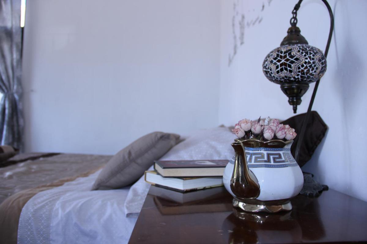 Tropicale, Non-Smoking Studios - Housity