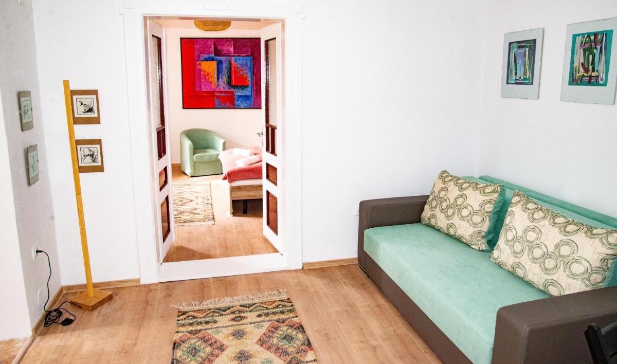 Little Art House - Housity