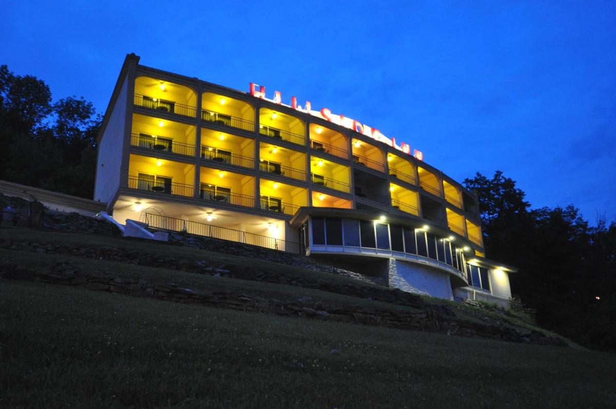 Hillside Inn - Housity