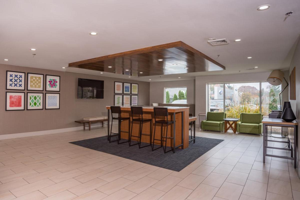 Holiday Inn Express Branford-New Haven, an IHG Hotel - Housity