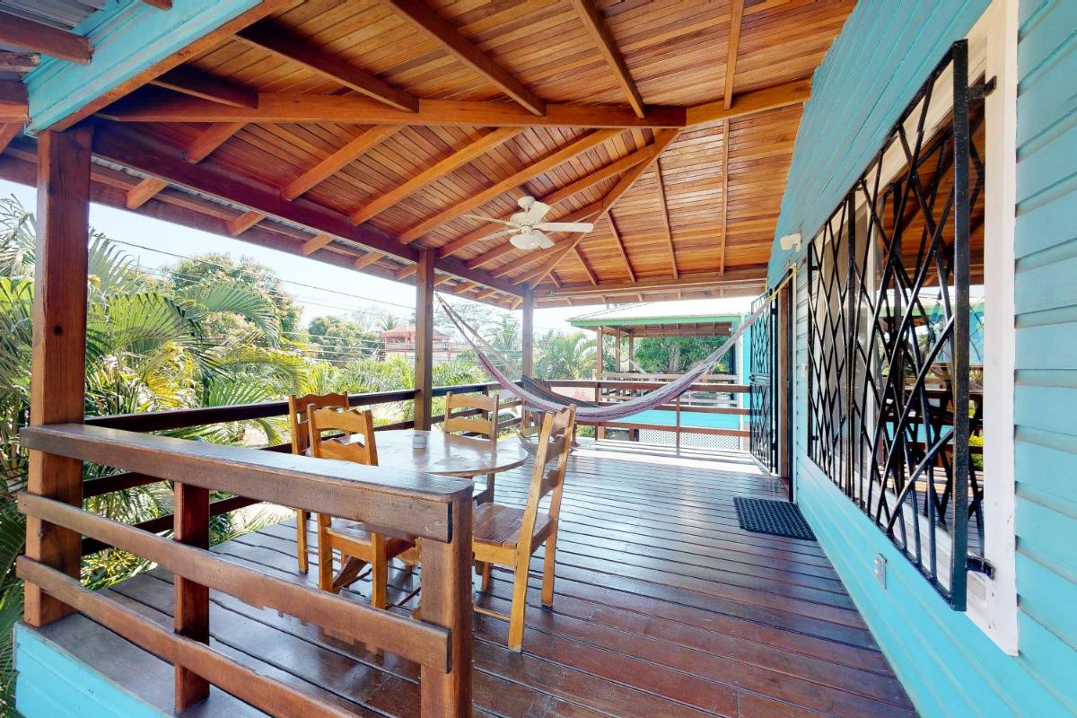 Latitude 17 - Housity
