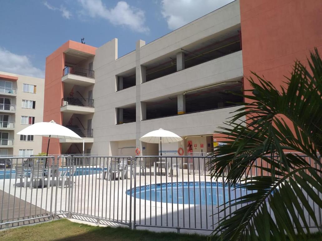 Apartamento con piscina - Housity