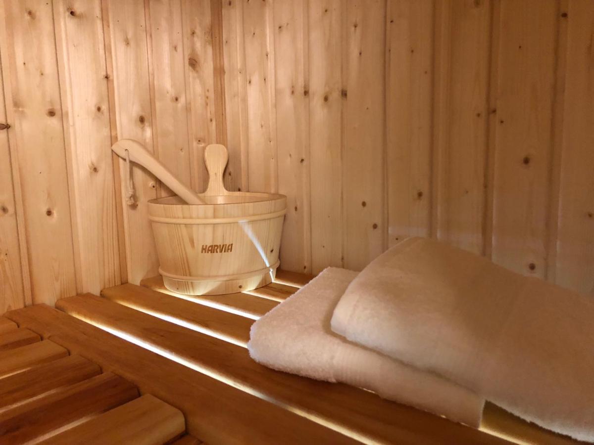 Family & Business Sauna Apartments No 7 Leśny nad Zalewem Cedzyna Unikat - 3 Bedroom with Private Sauna, Bath with Hydromassage, Terrace, Garage, Catering Options - Housity