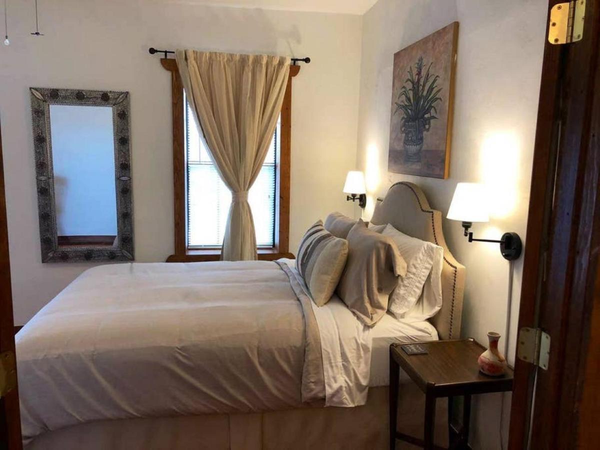 El Viejo Adobe - Across from Sul Ross campus - Housity