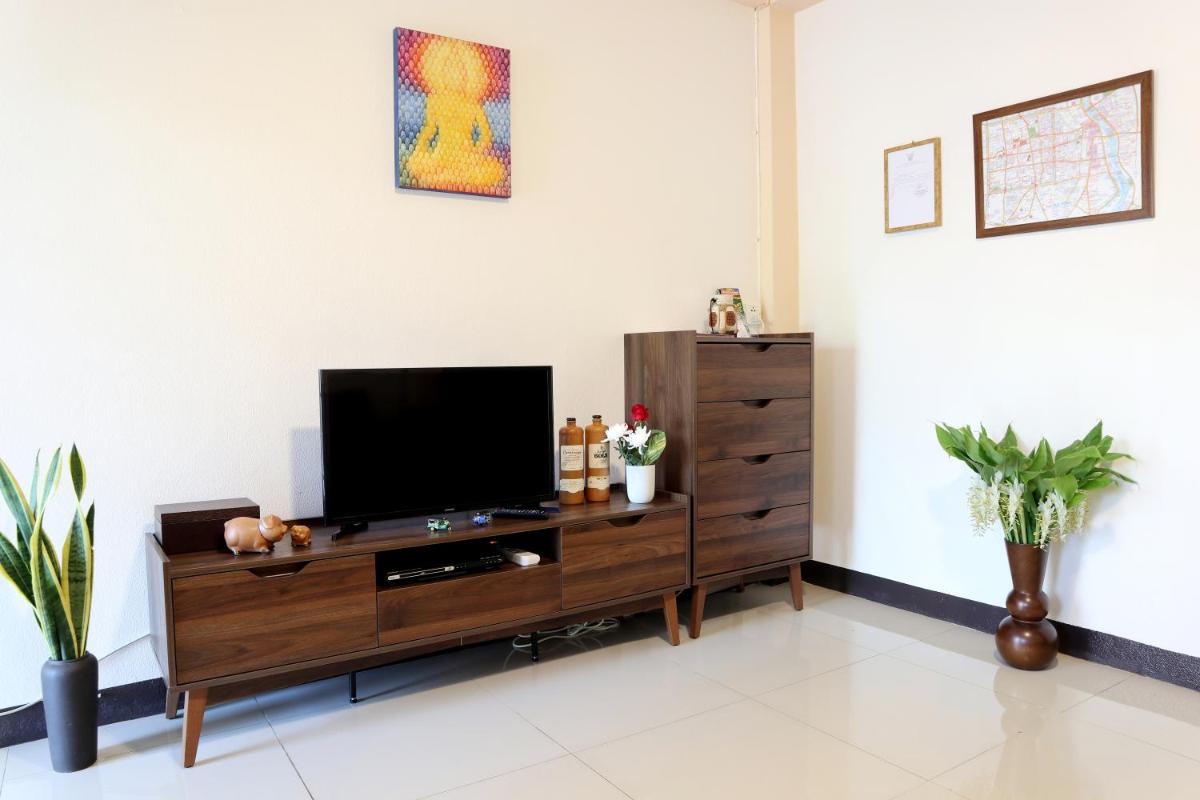 Private Townhome (Riverside Area and Night Bazaar) - Housity