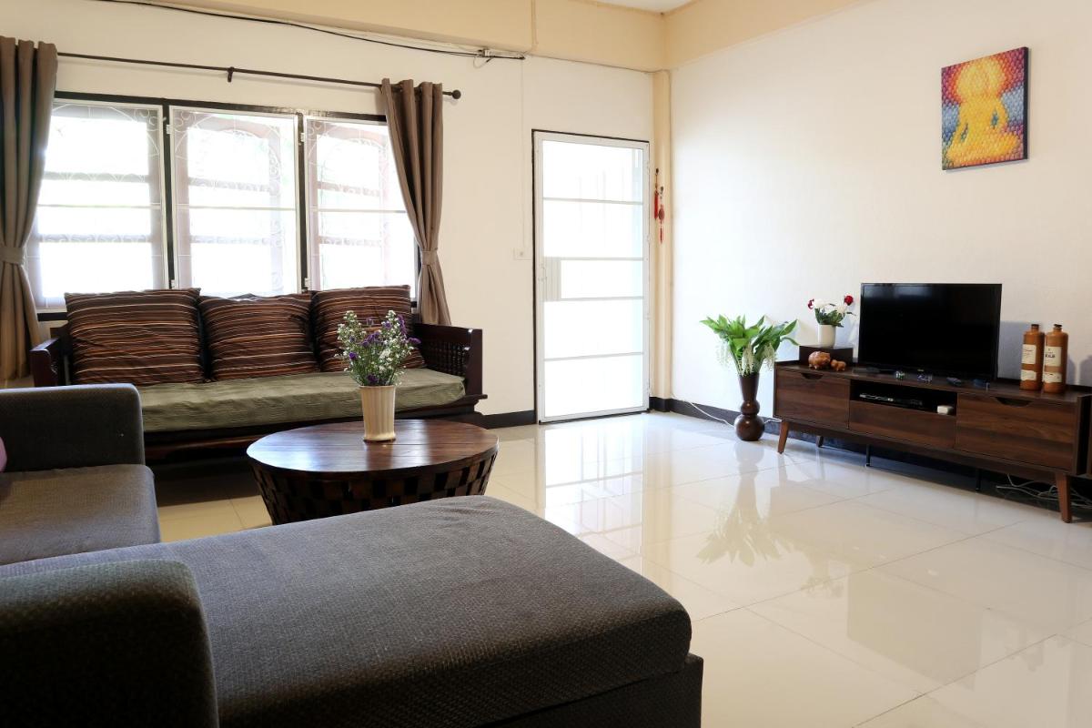 Private Townhome (Riverside Area and Night Bazaar) - Housity