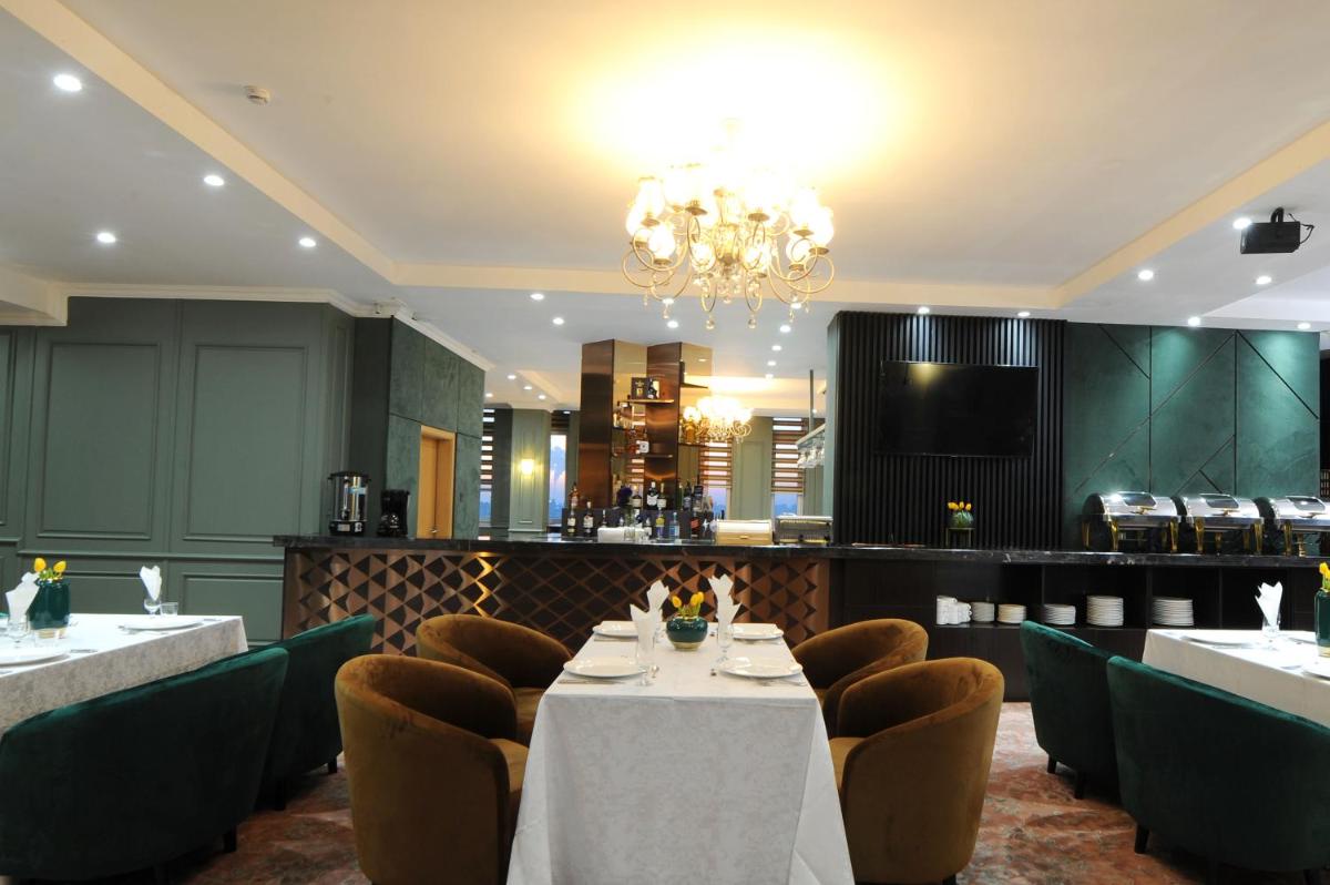 Suitetrails - UB Grand Hotel
