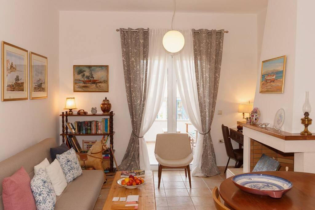 Estia House Cozy-Comfortable Apartment - Housity