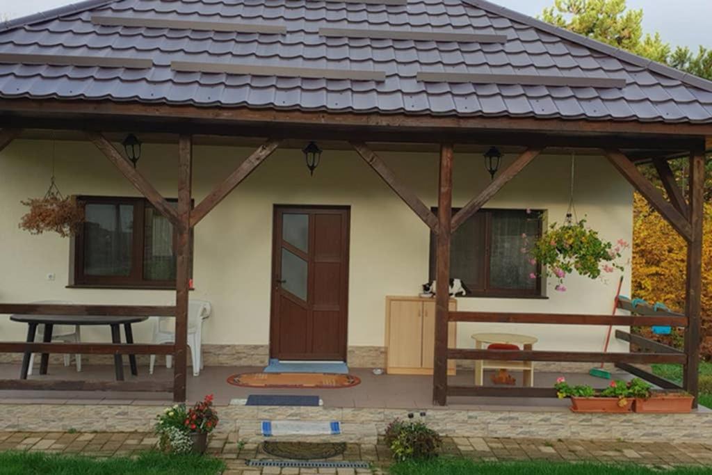 Limpedea Green House - Housity