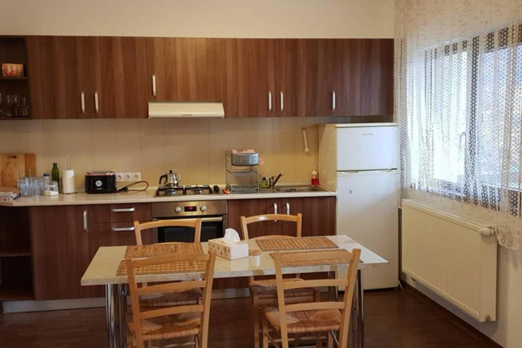 Limpedea Green House - Hizvo