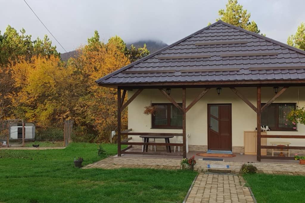 Limpedea Green House - Housity