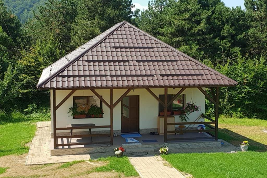 Limpedea Green House - Housity
