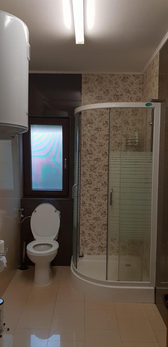 Limpedea Green House - Hizvo