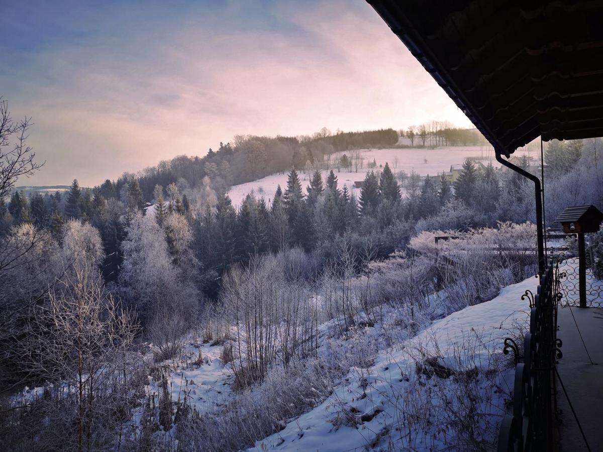 Czarna Owca - Housity