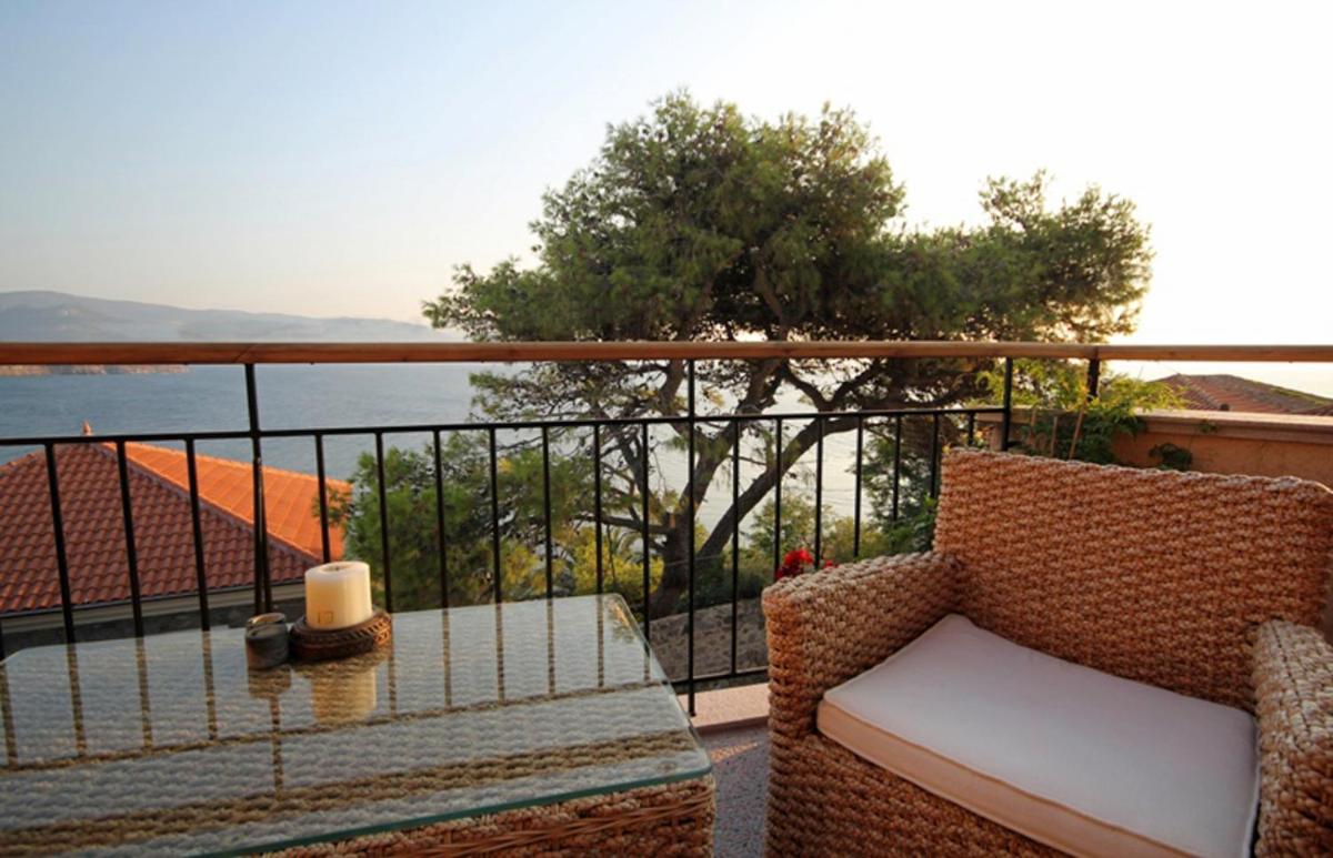 Grand View Afrodite - Housity