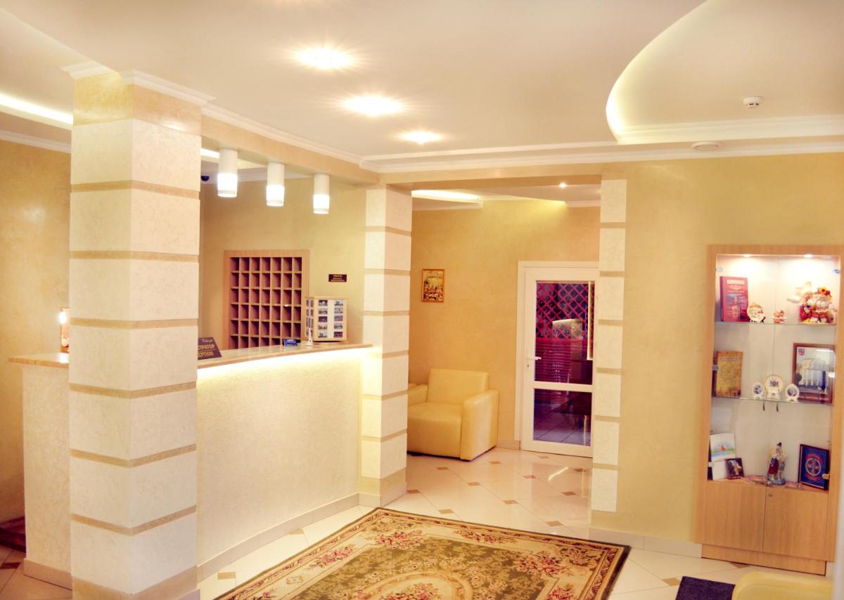 Hotel Dobrodiy - Housity