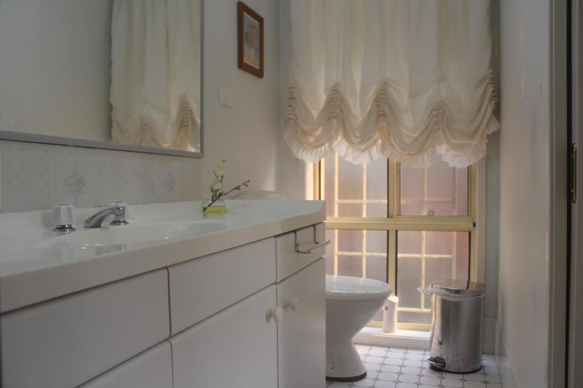 JOHN HUNTER B&B - Housity