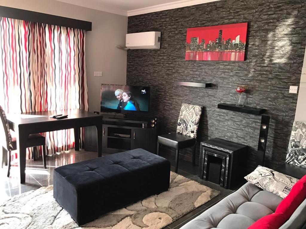 Sandy House - Housity
