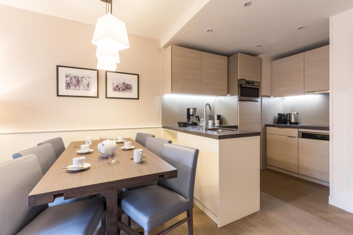 Cuisine ou kitchenette dans l'établissement Résidence Pierre & Vacances Premium Presqu'Ile de la Touques