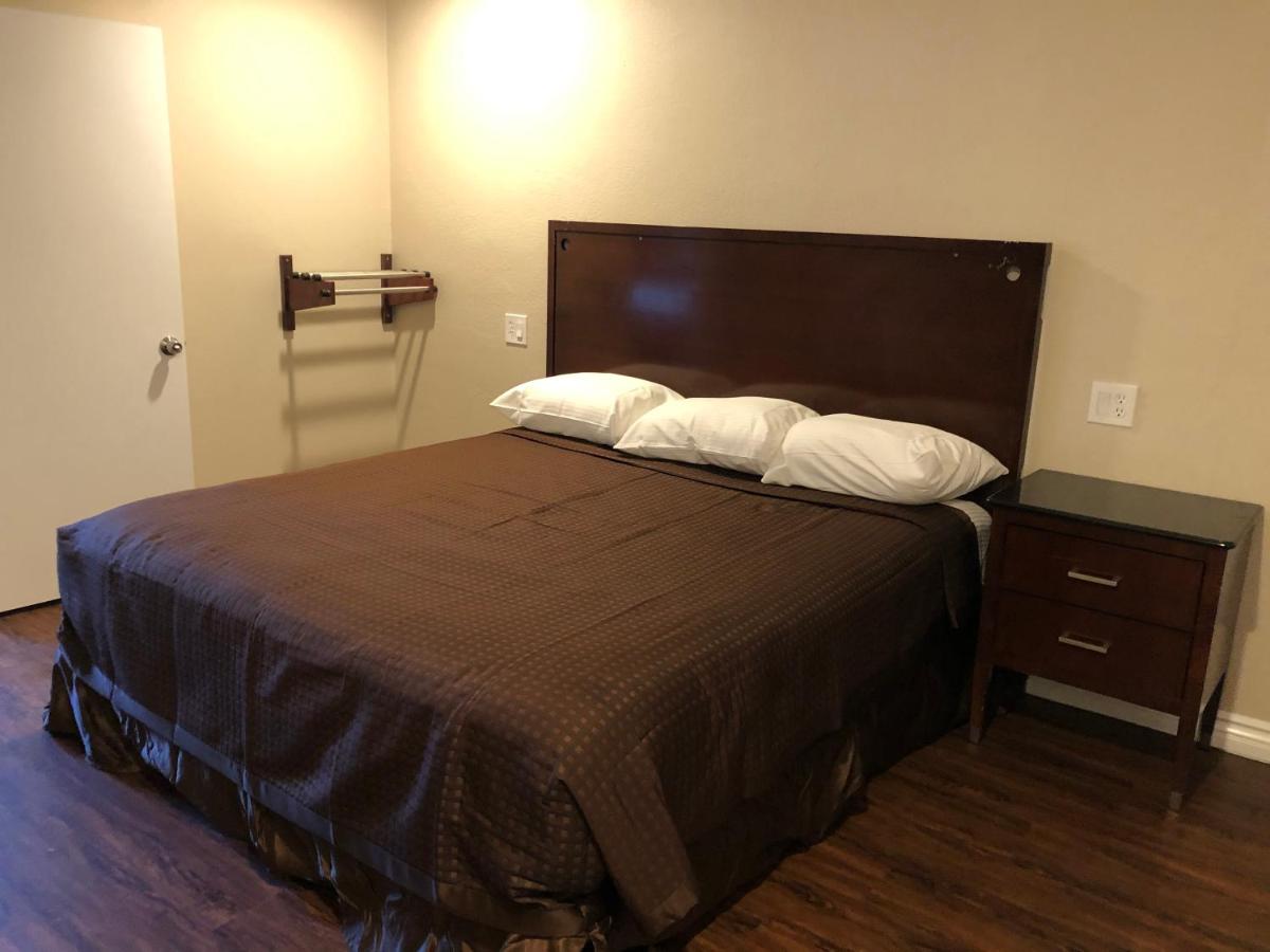 American Inn - Housity