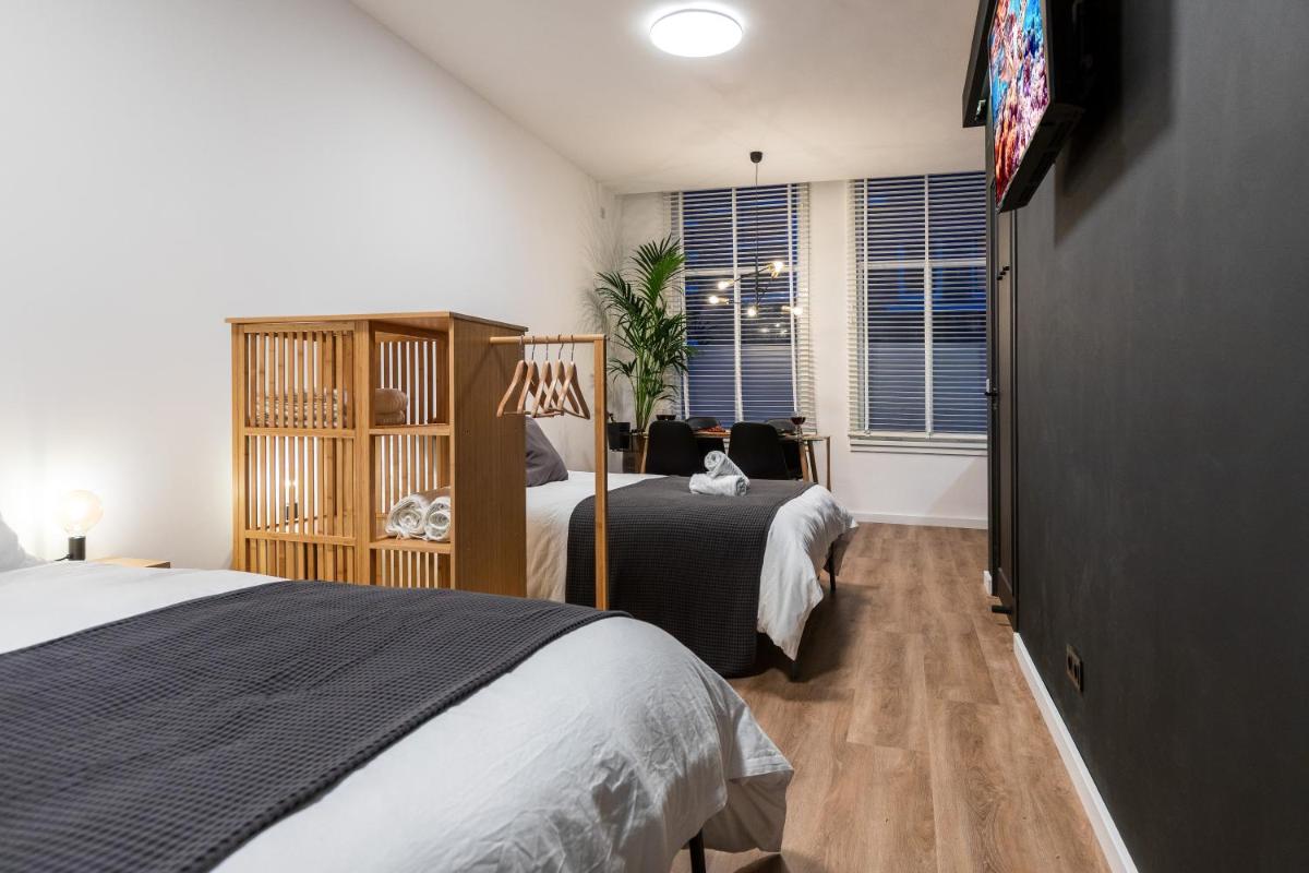 New Pearl of Scheveningen Black Swan beach a Family loft The Hague 180A - Housity
