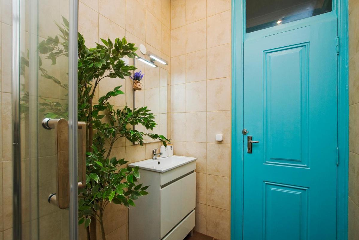 C&O Guest House Alcântara-Lisbon - Housity