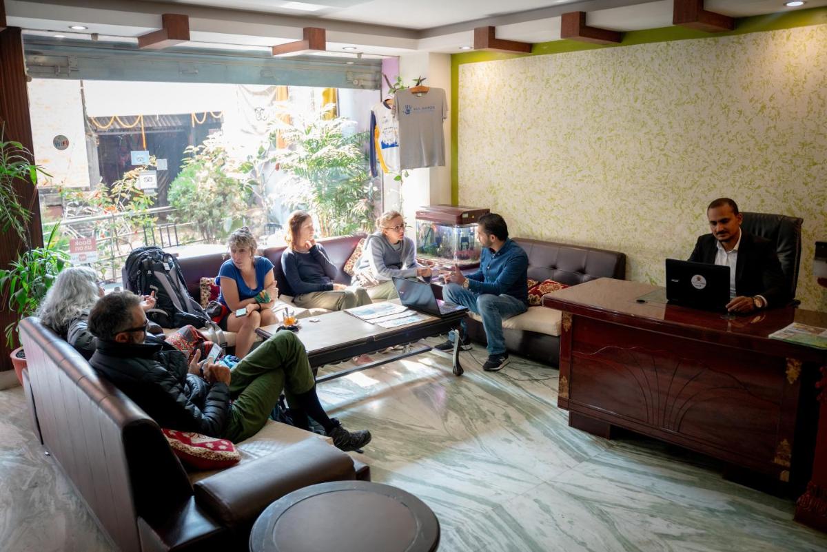 Alpine Hotel & Apartment - Housity
