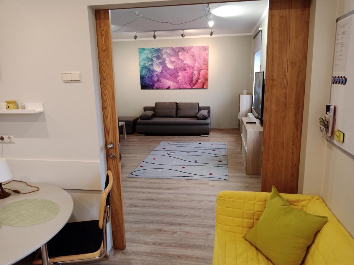 Family or Group Apartment in Green Center - Housity