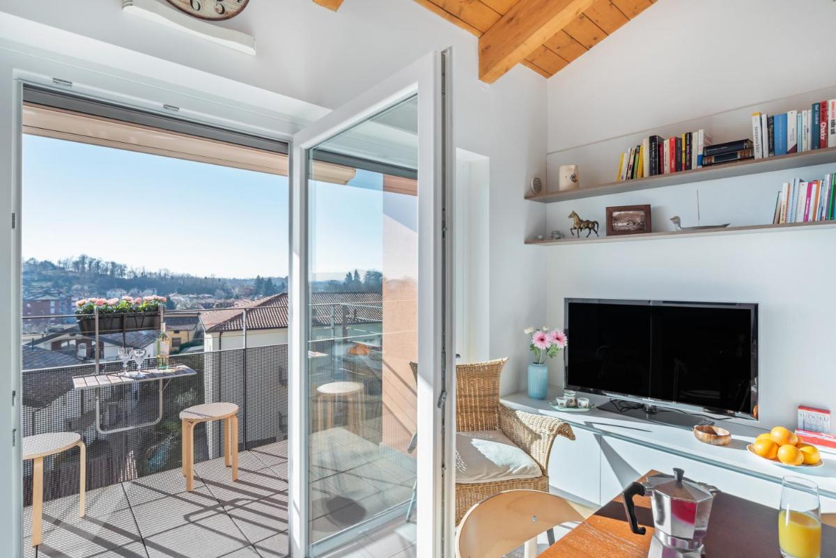 Bright Apartment Como Cavallasca - Housity