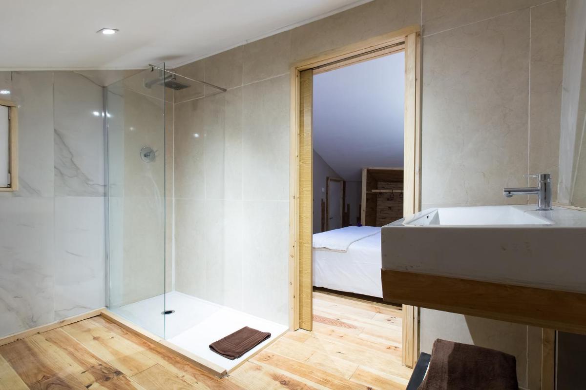 Feel at Home Guest House - Housity