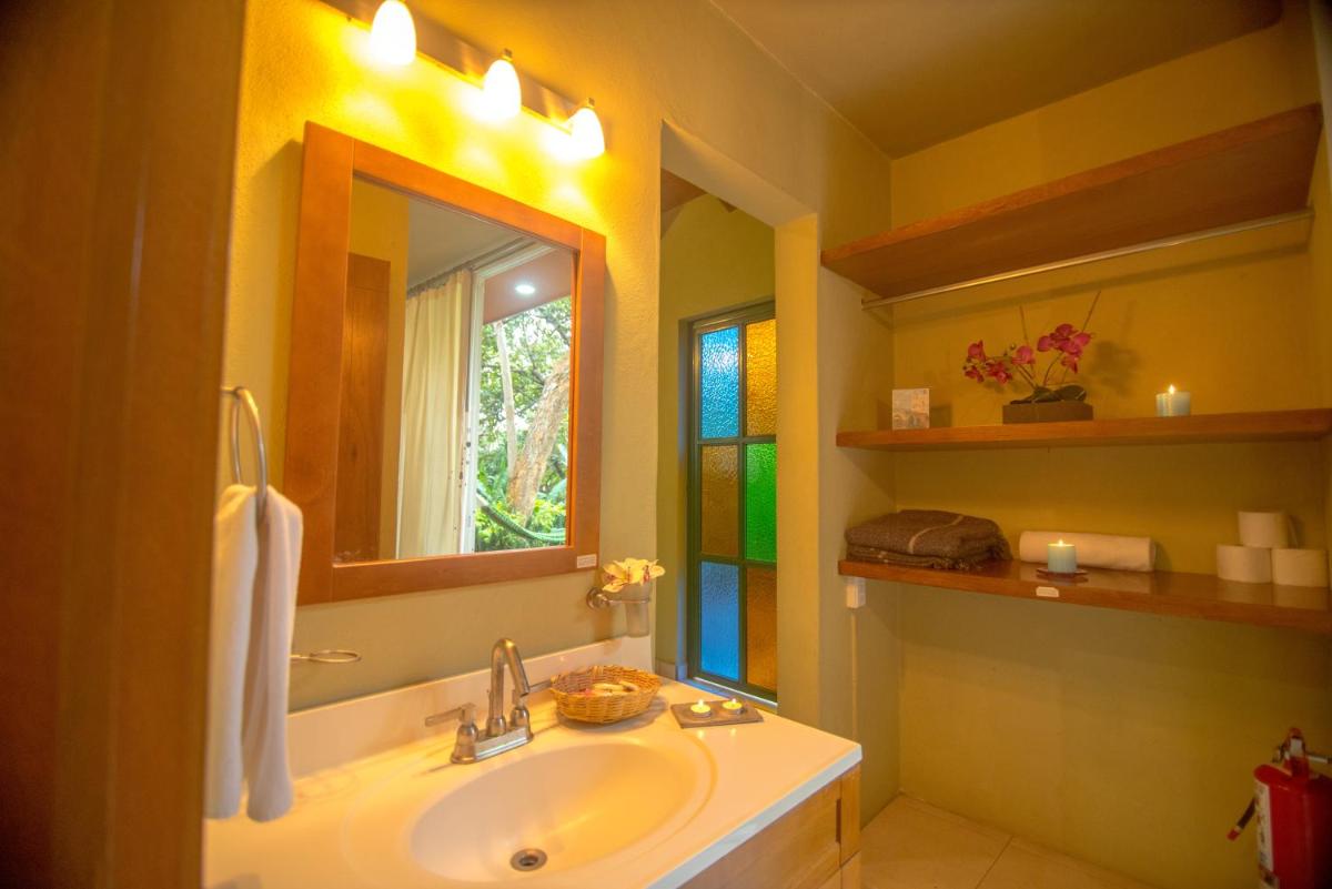 Htl & Villas Comala, alberca , parking, céntricas, Petfriendly - Housity