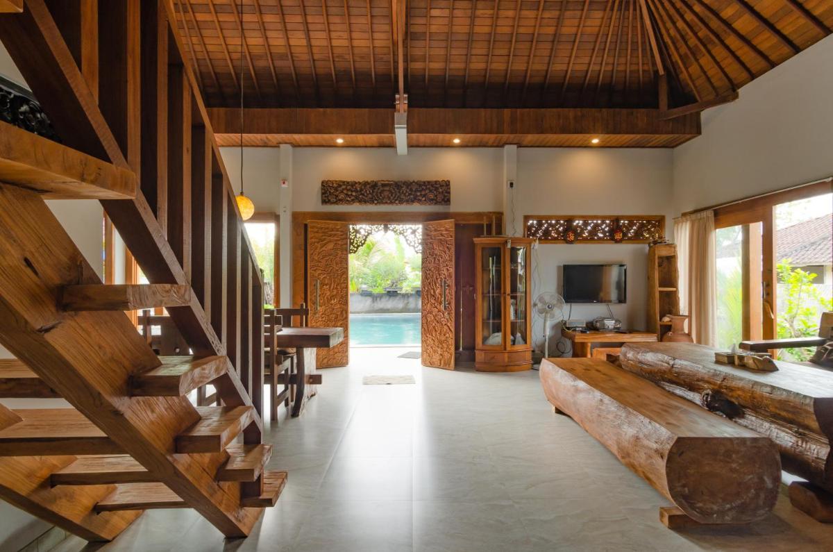 Fins Villa Medewi - Housity
