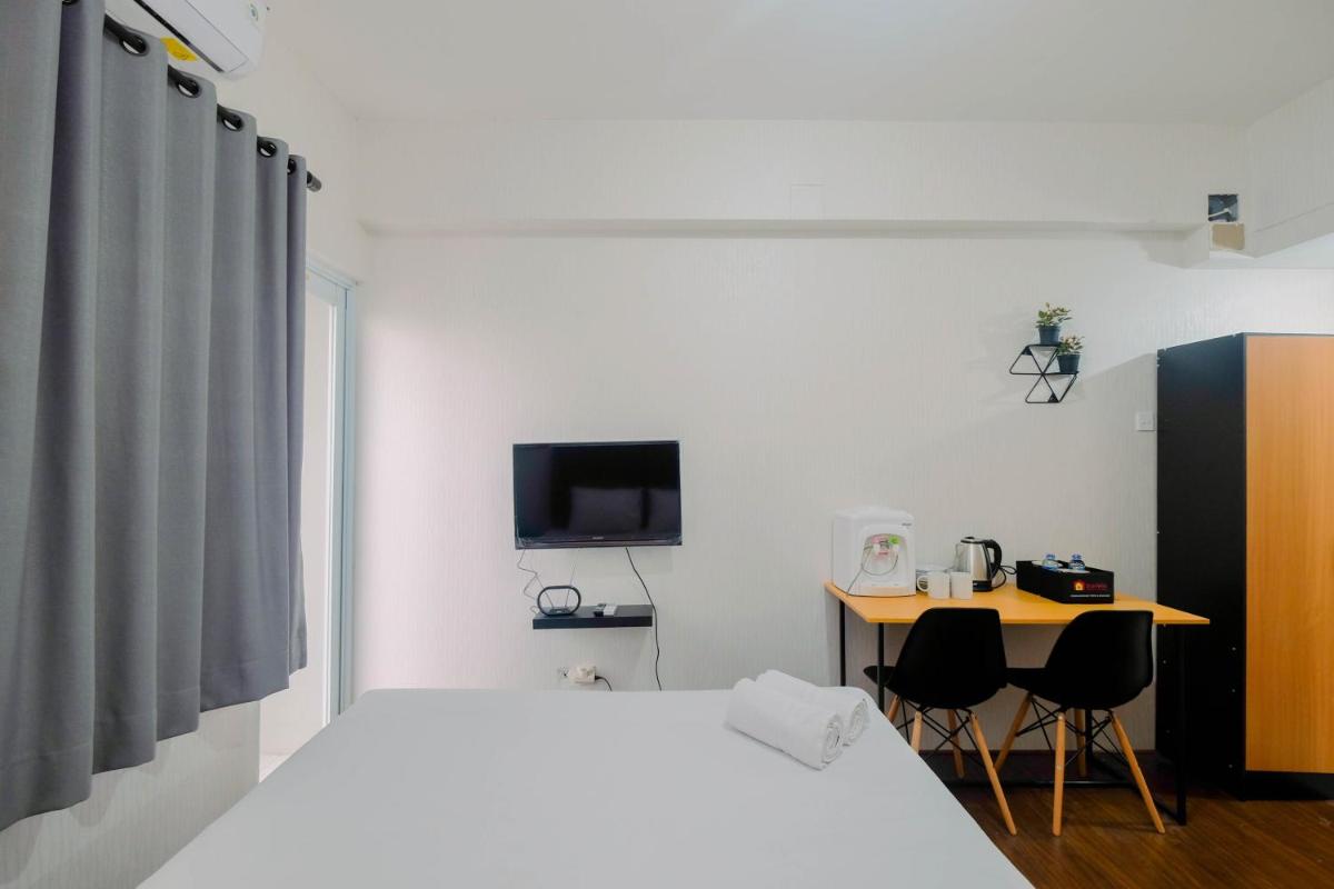 Suitetrails - Modern Studio Room Apartment at Bogorienze Resort By Travelio