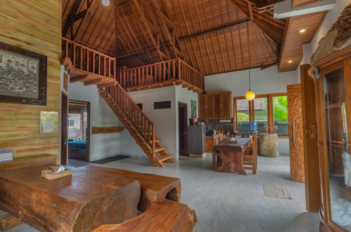 Fins Villa Medewi - Housity