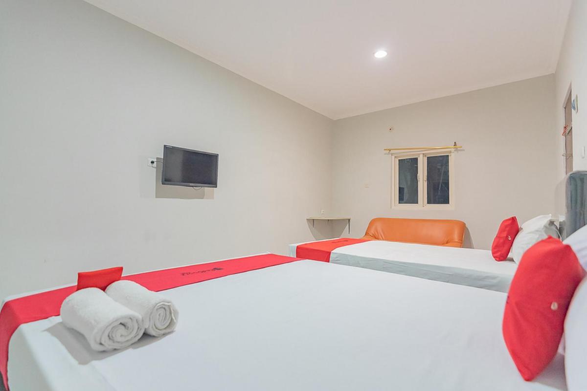 RedDoorz Plus at Bukit Cinta Street Balikpapan - Housity