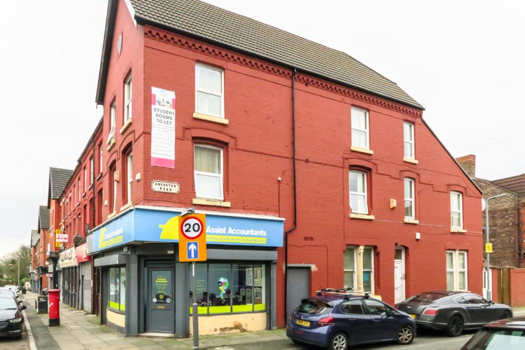 Private Double Room in Superb House in Great Location 3 - Housity