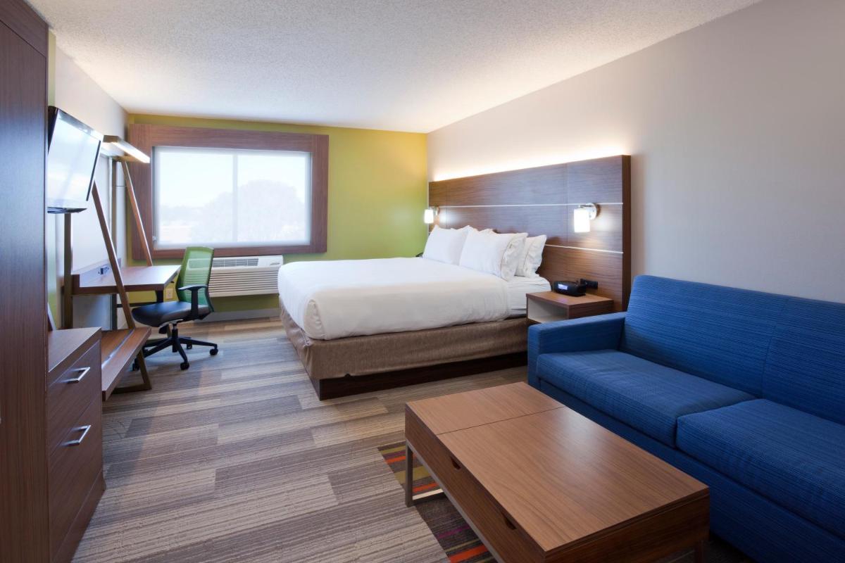 Holiday Inn Express & Suites Minneapolis - West End by IHG - Housity
