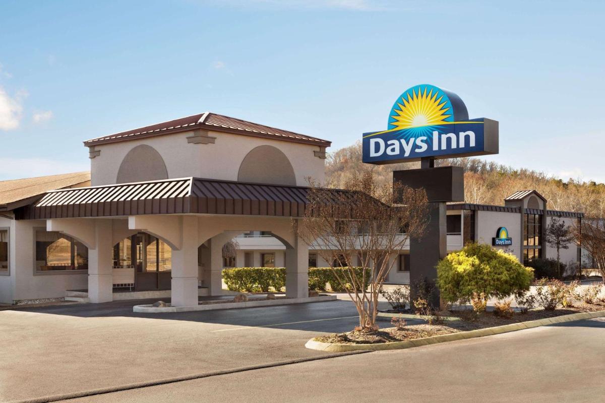 Days Inn by Wyndham Oak Ridge Knoxville - Housity