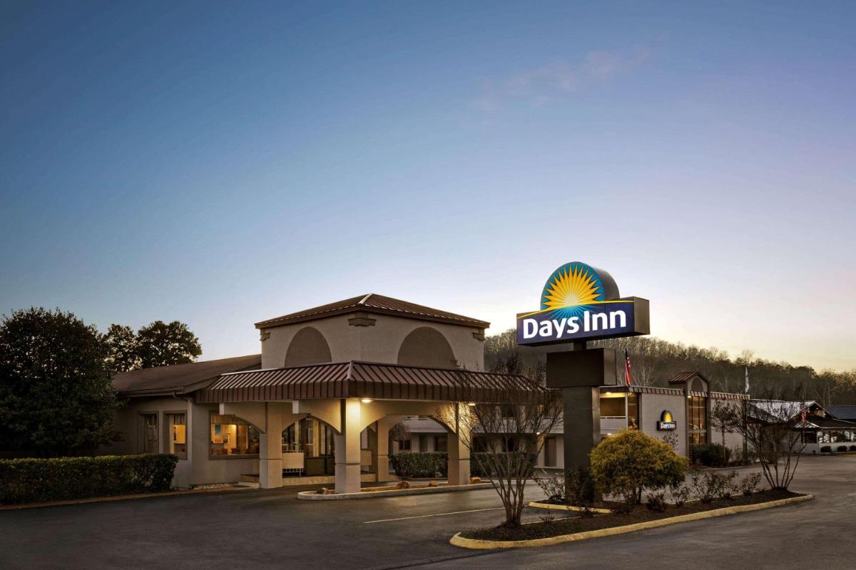 Days Inn by Wyndham Oak Ridge Knoxville - Housity