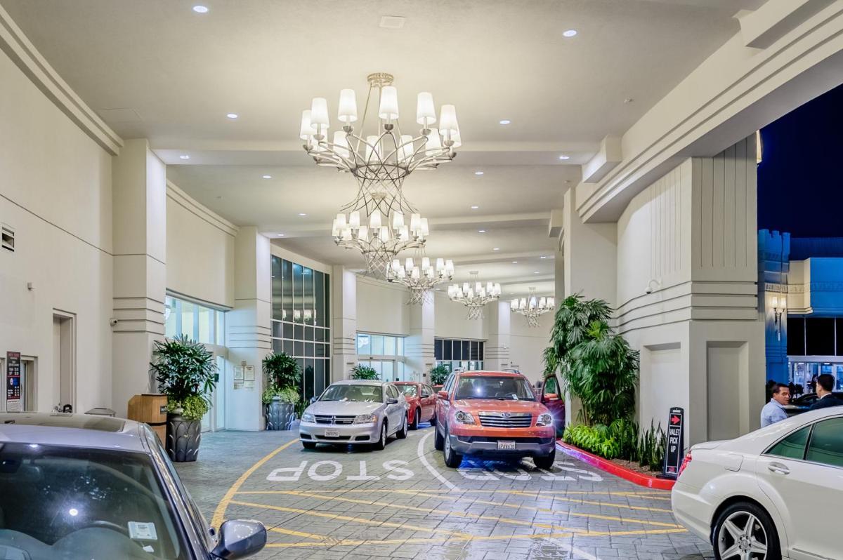 The Commerce Casino & Hotel - Housity