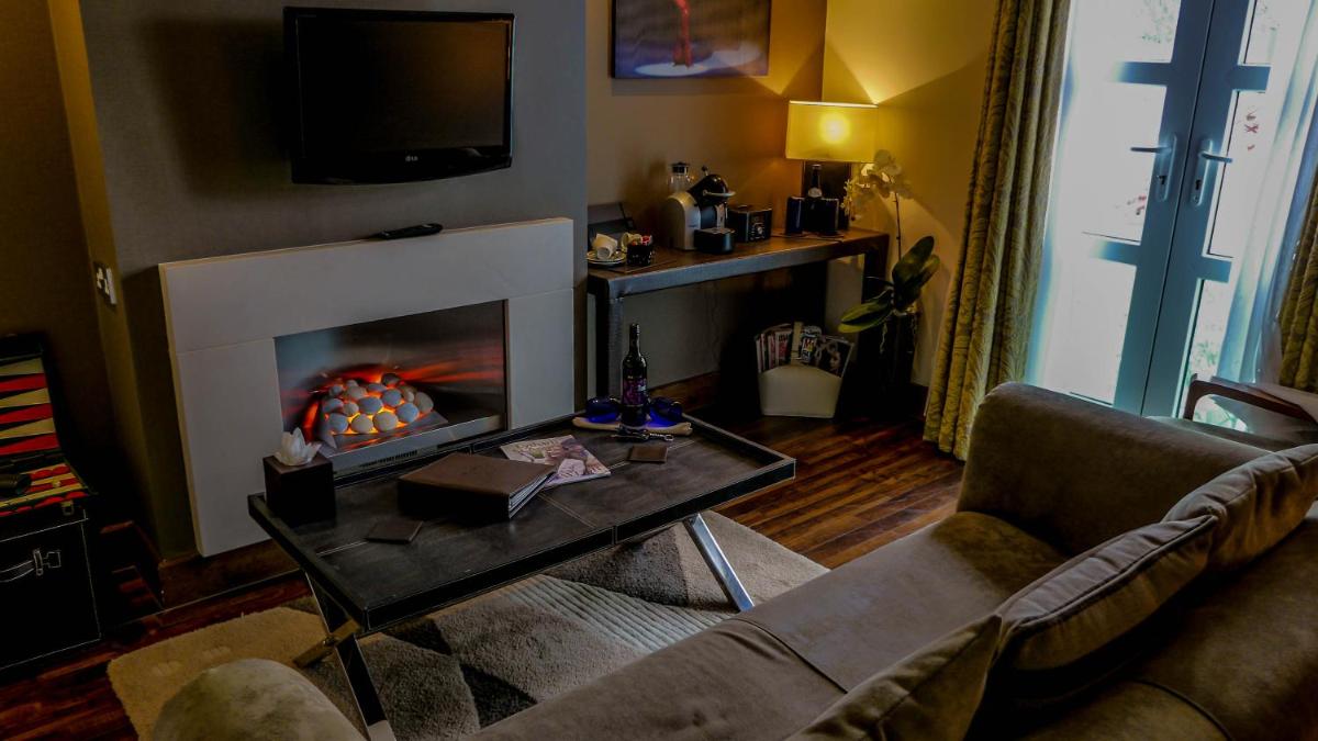 The Big Blue Hotel - Blackpool Pleasure Beach - Housity