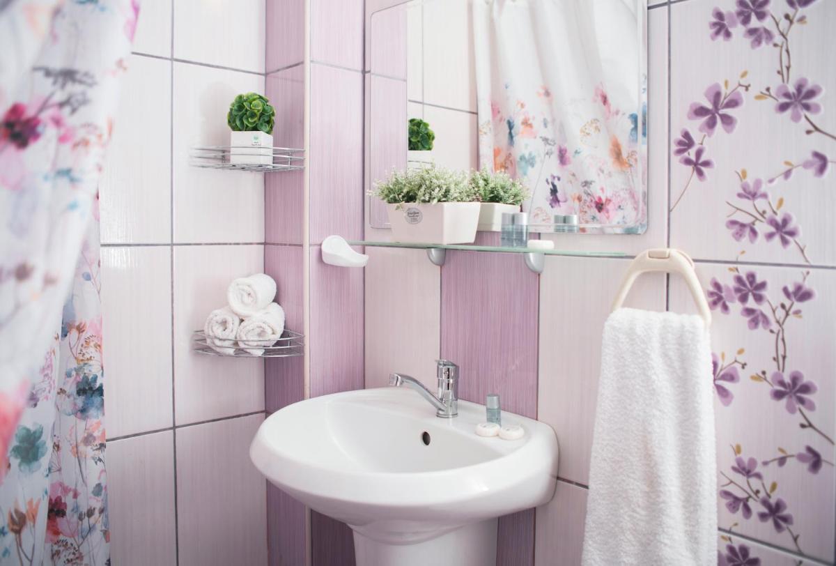 Suitetrails - Lucky 7 - Comfort,Clean ,Cosy Apartment