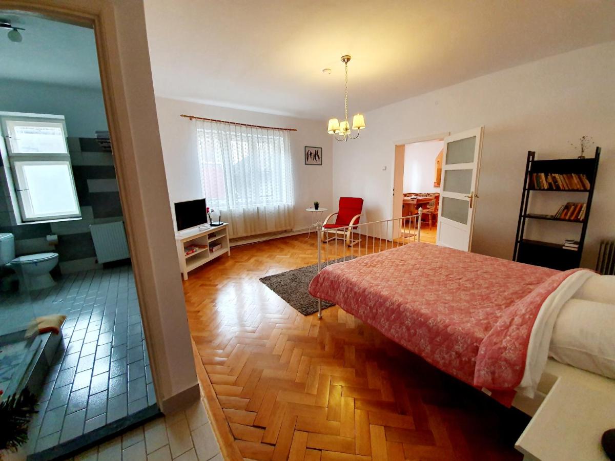 Suitetrails - Luk Old Town Apartment