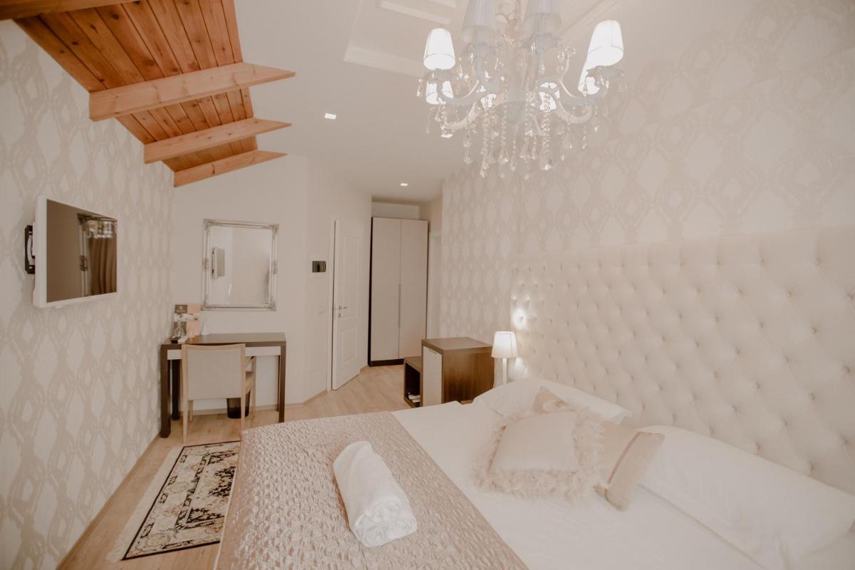 Green House Hotel & Restaurant - Housity