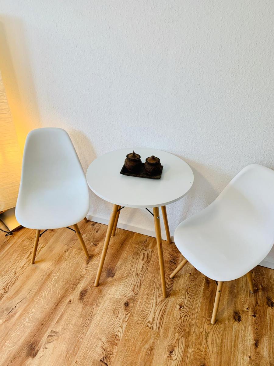 Direkte Uninähe: Ferienwohnung mit großem Doppelbett, Küchenzeile und neu renoviertem Badezimmer - Housity