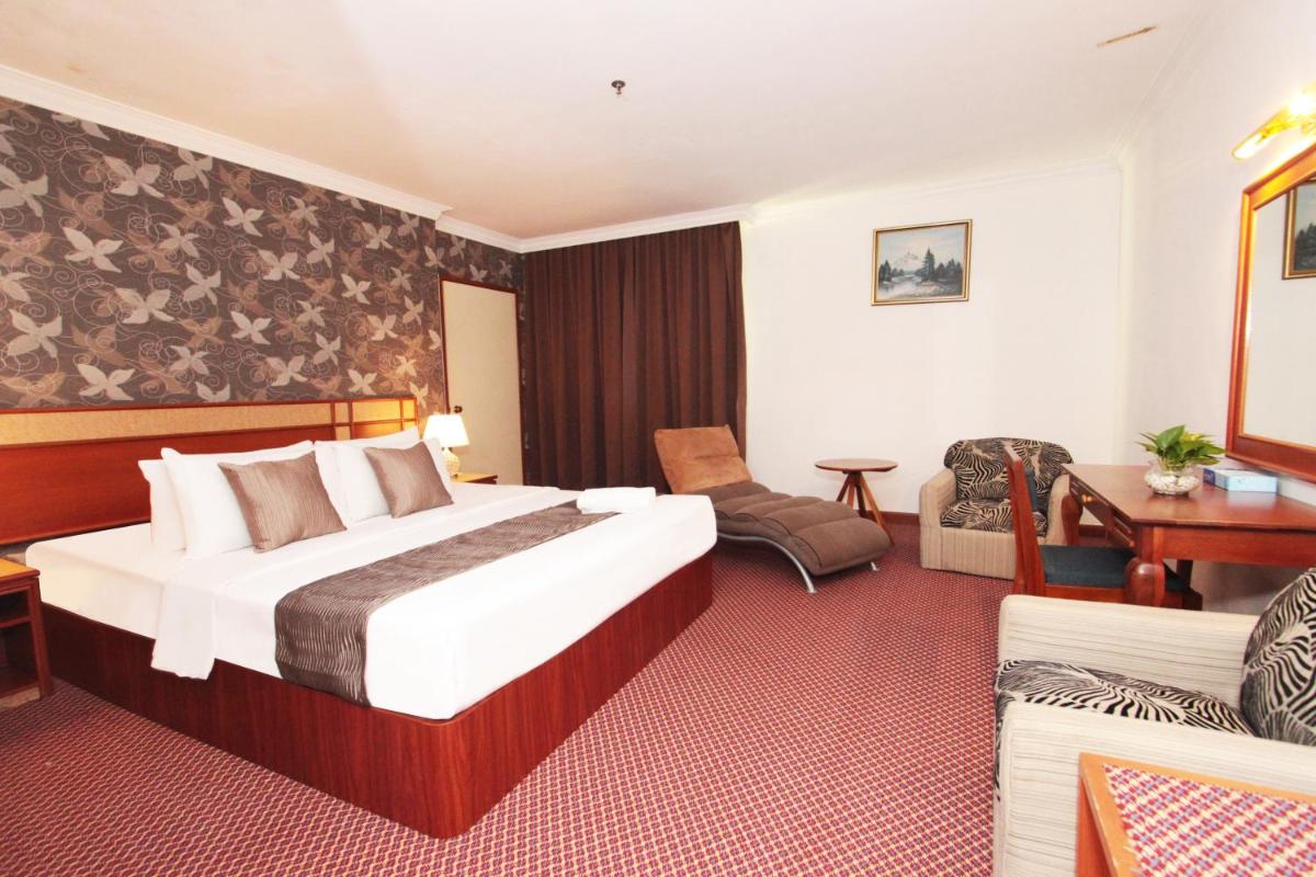Suitetrails - Pelican Hotel Batu Pahat
